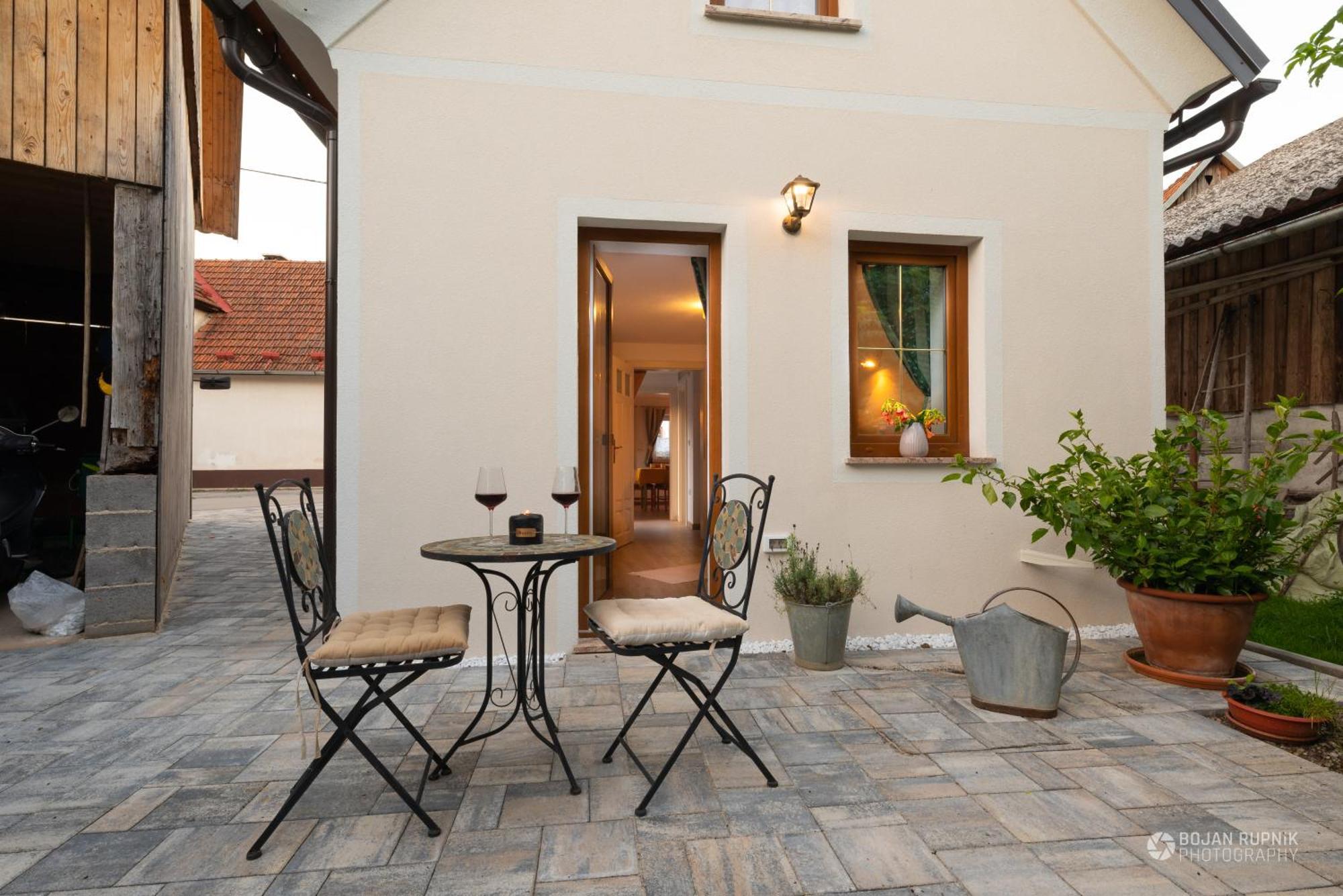 Cherry House - Cosy House - Ideal For Bear Watching, In The Neighborhood Of The Medieval Sneznik Castle Stari Trg pri Lozu ภายนอก รูปภาพ